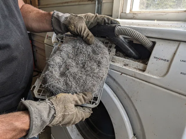Cleaning Dryer Lint Trap in Tamiami, FL